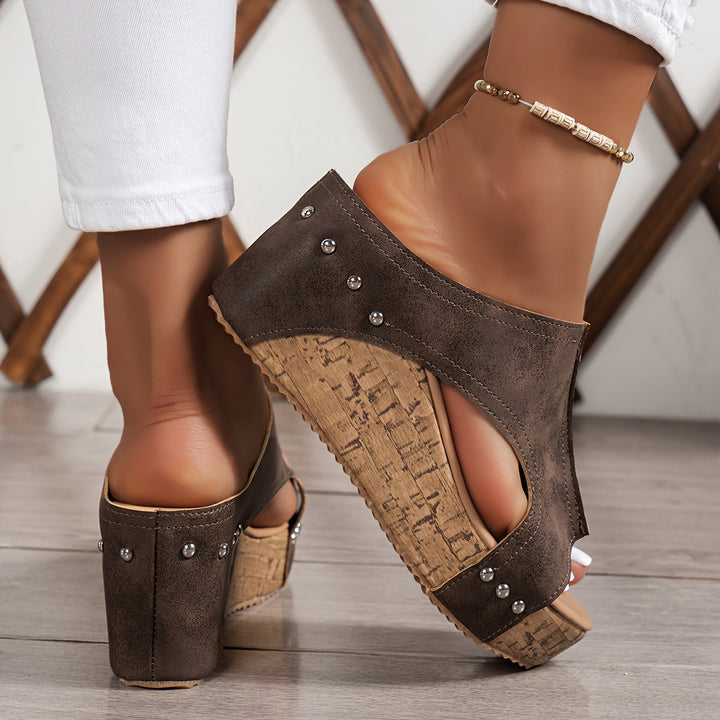 Vera™ - Retro Wedge Elegance